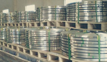 304不銹鋼帶表面有裂縫是怎么回事？