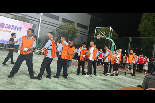 奇億金屬趣味運(yùn)動(dòng)會(huì)拔河比賽現(xiàn)場特寫