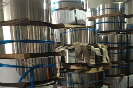 201不銹鋼帶有磁性嗎？磁性與非磁性探討！